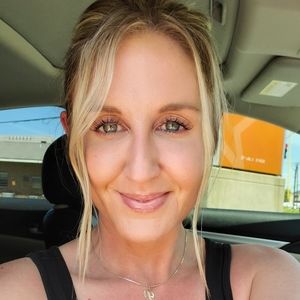 Meet your Posher, Dennette rae